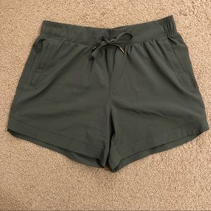 CALIA by Carrie Underwood Women's Journey Woven 5" Shorts